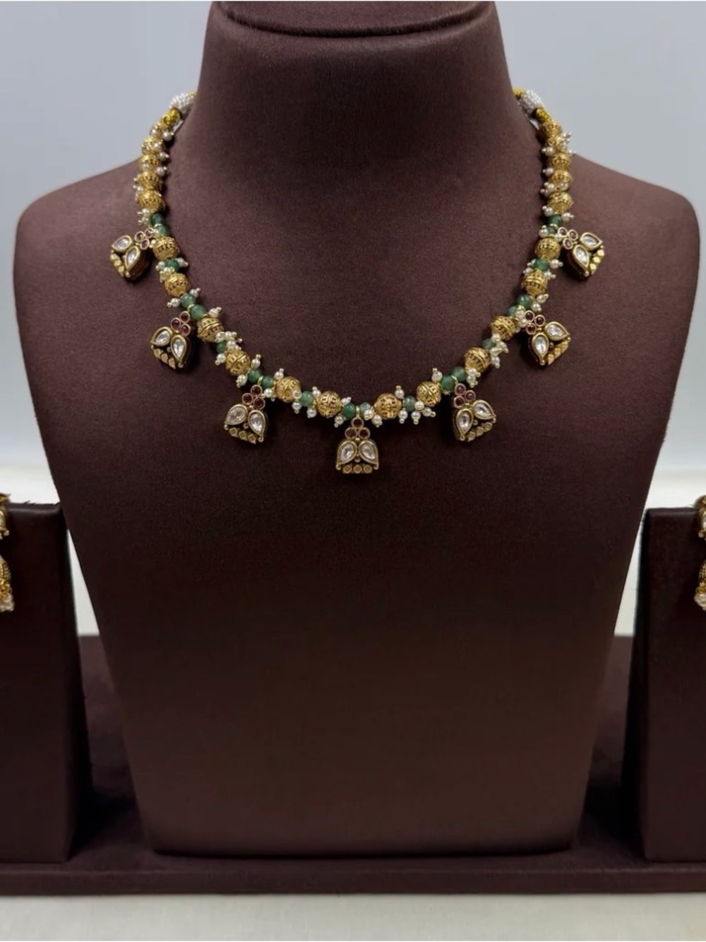 Traditional Gold-Tone Green Bead Necklace with Kundan Pendants